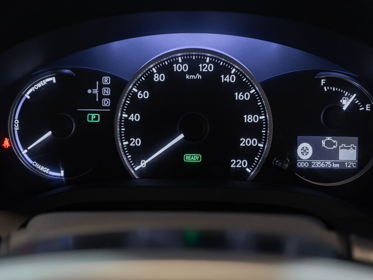 Lexus CT200h 2012 - фото автомобиля