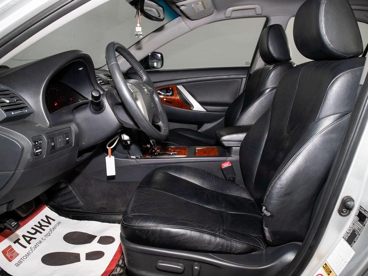 Toyota Camry 2008 - фото автомобиля