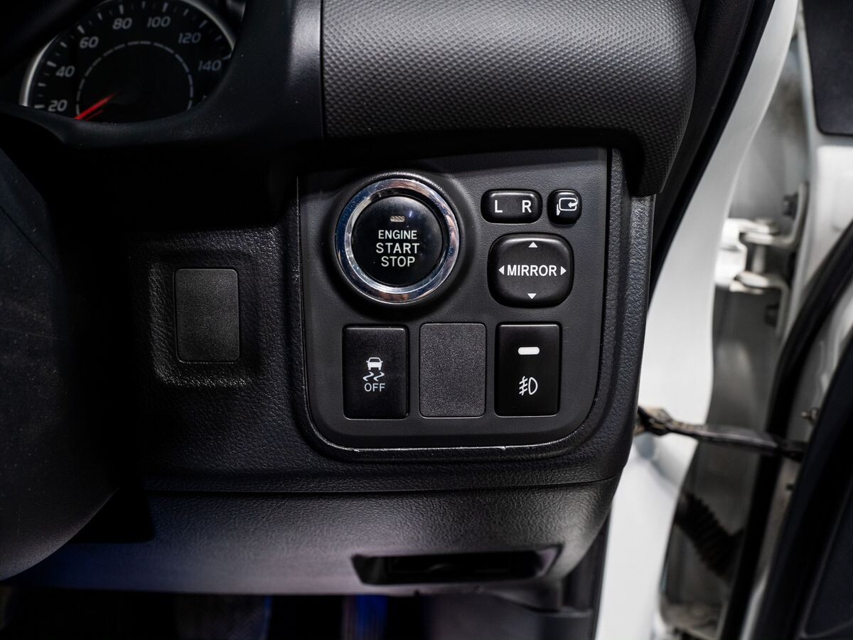 Toyota Wish 2010 - фото автомобиля