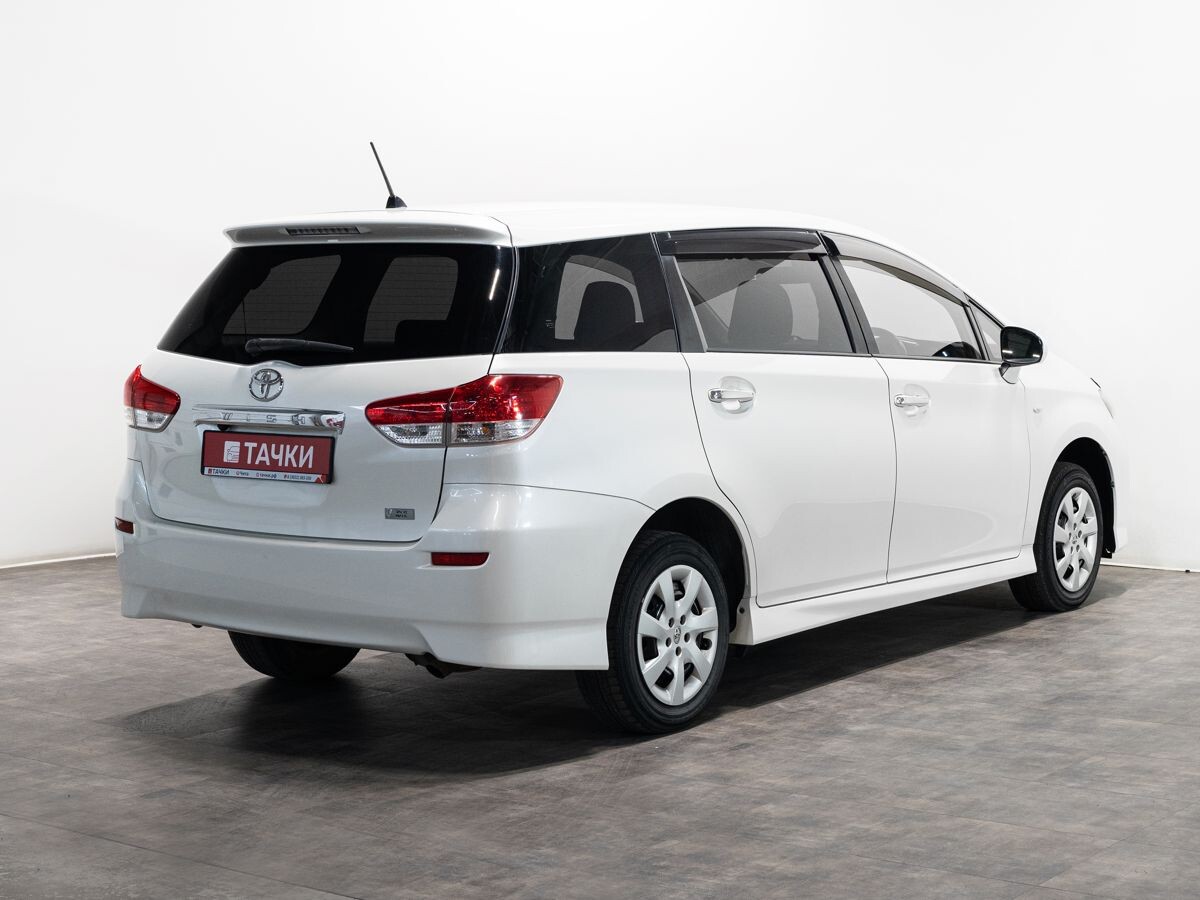 Toyota Wish 2010 - фото автомобиля