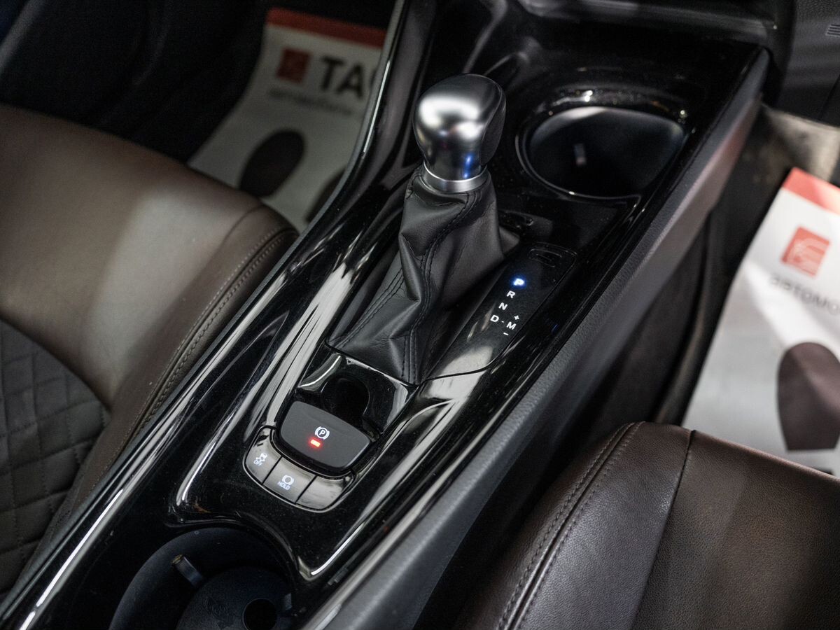 Toyota C-HR 2018 - фото автомобиля