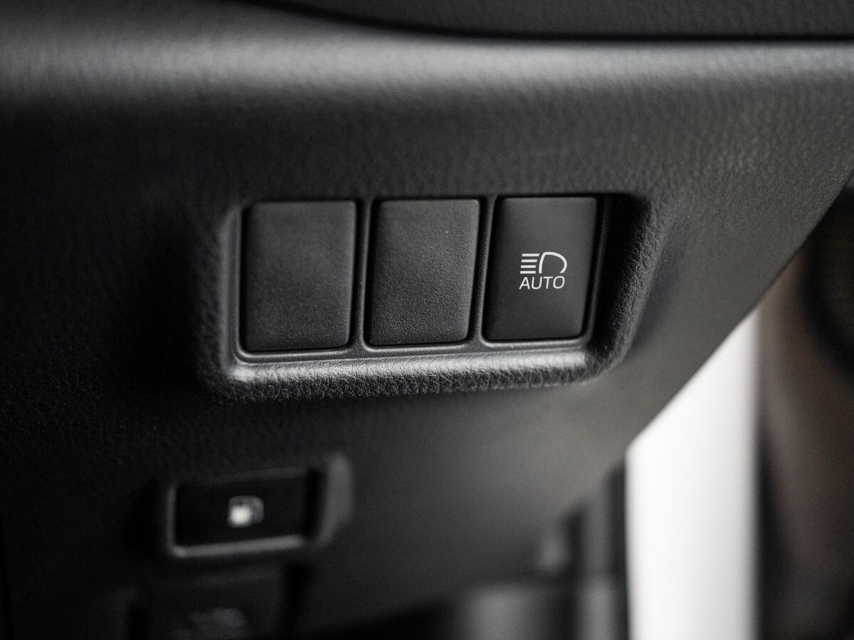 Toyota C-HR 2018 - фото автомобиля