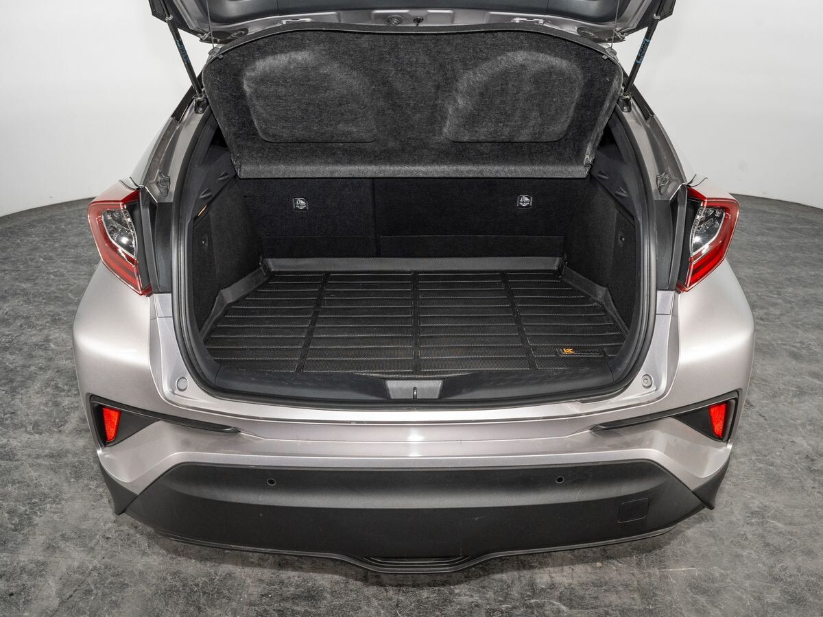 Toyota C-HR 2018 - фото автомобиля