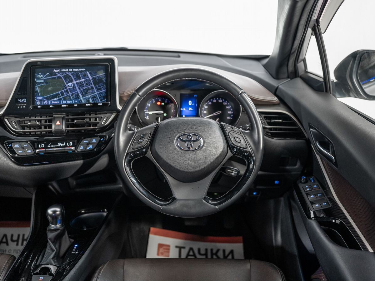 Toyota C-HR 2018 - фото автомобиля