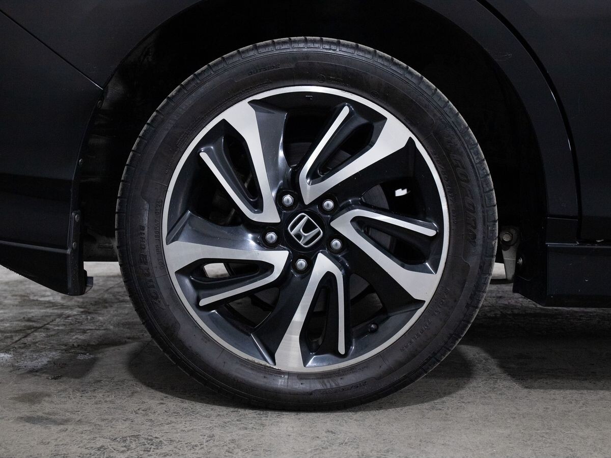 Honda Stepwgn 2019 - фото автомобиля