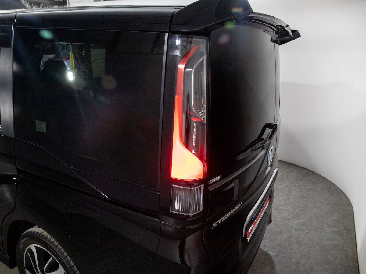 Honda Stepwgn 2019 - фото автомобиля