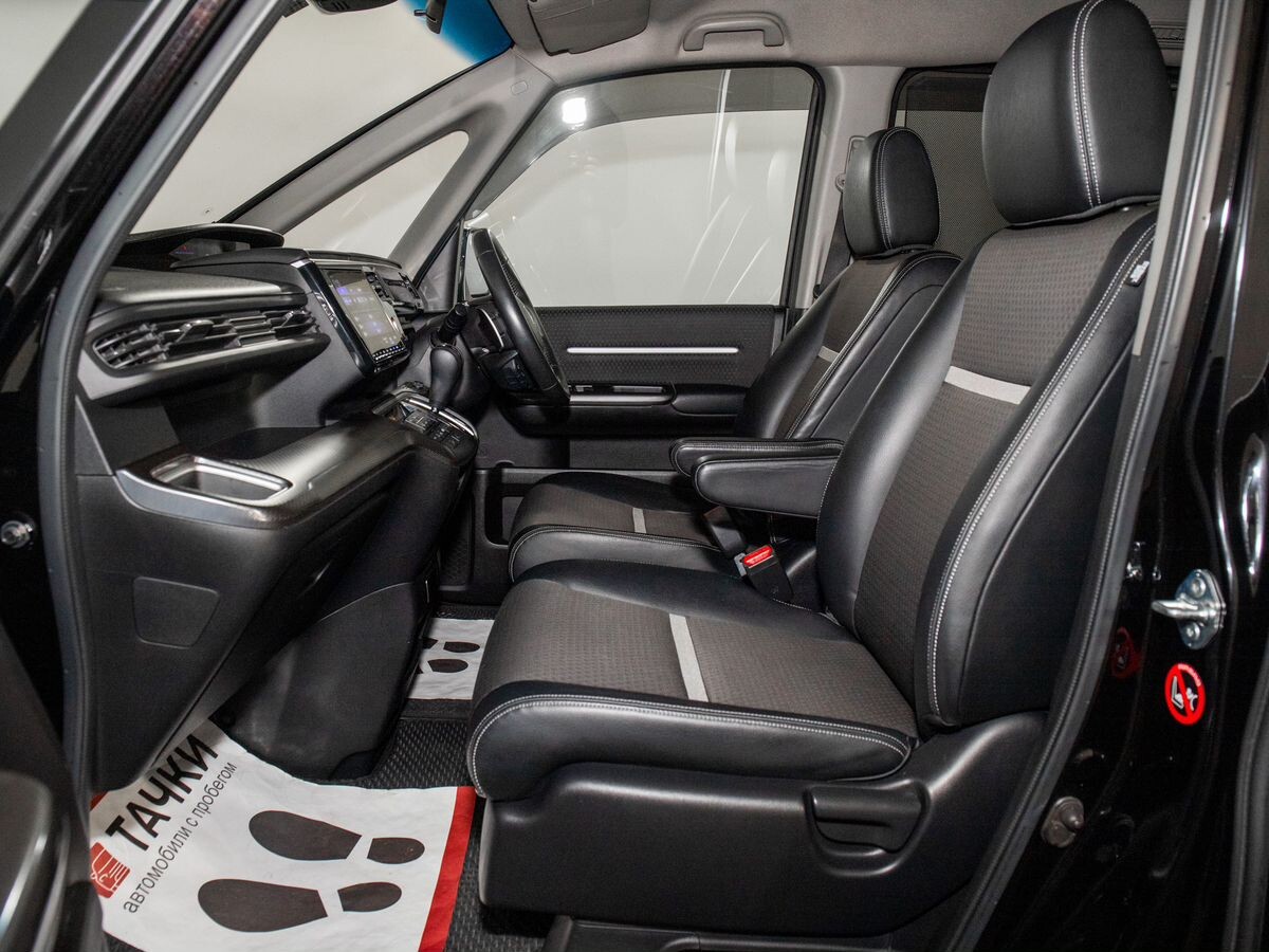 Honda Stepwgn 2019 - фото автомобиля