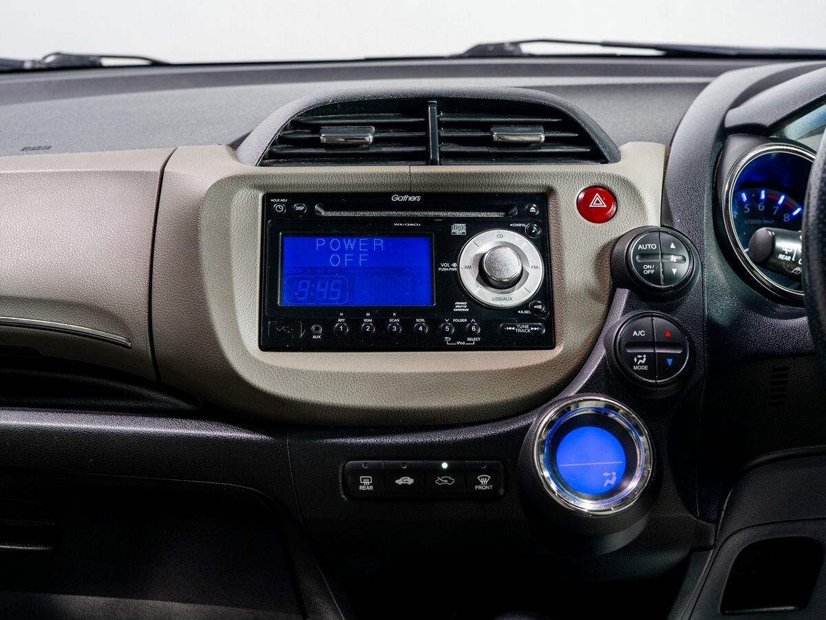 Honda Fit Shuttle 2012 - фото автомобиля