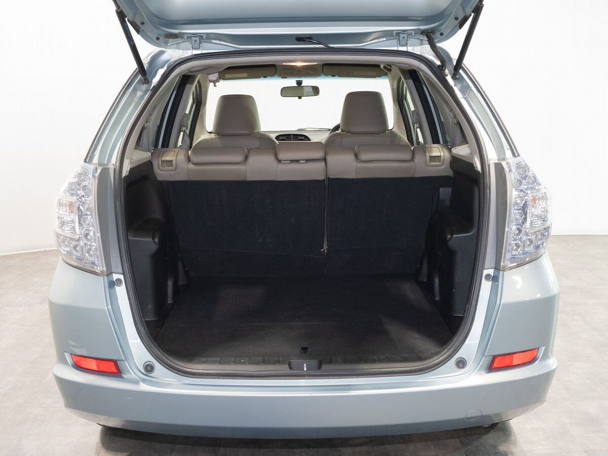 Honda Fit Shuttle 2012 - фото автомобиля