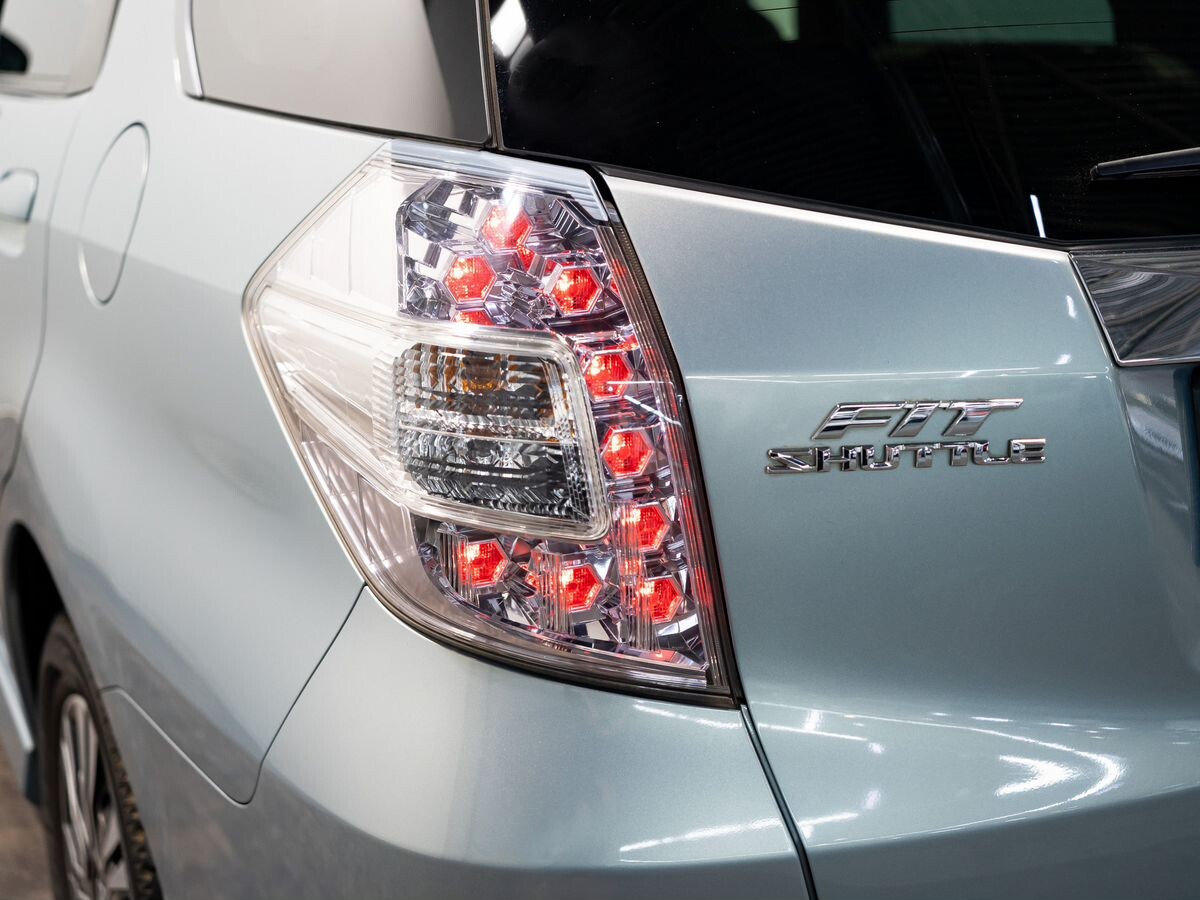 Honda Fit Shuttle 2012 - фото автомобиля