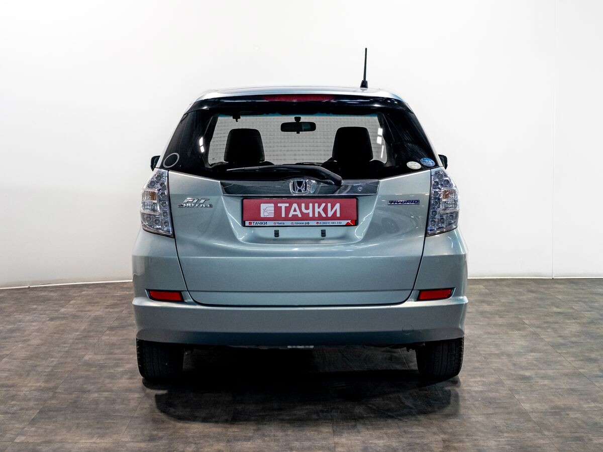 Honda Fit Shuttle 2012 - фото автомобиля