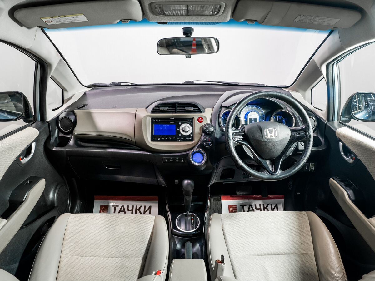 Honda Fit Shuttle 2012 - фото автомобиля