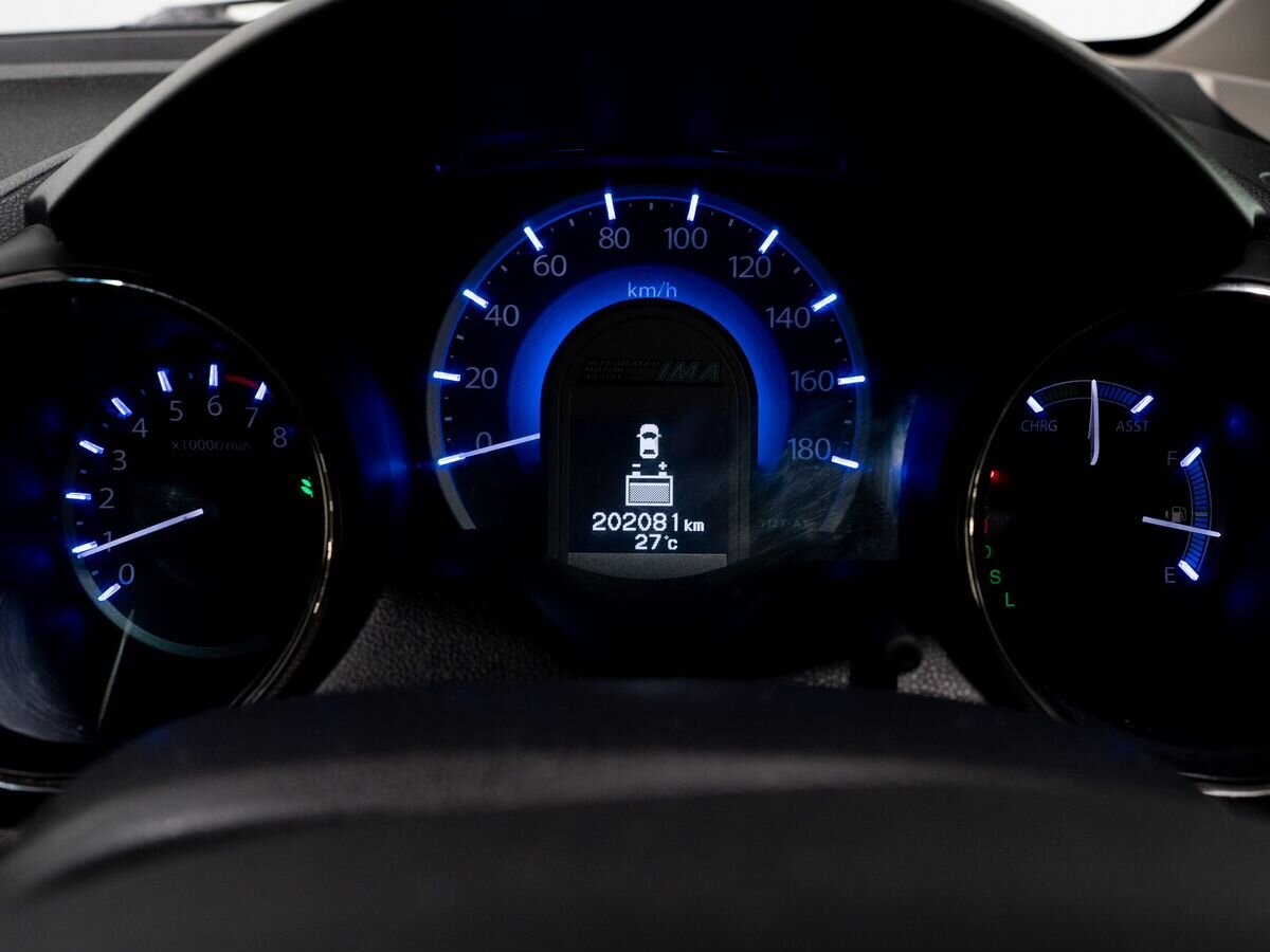Honda Fit Shuttle 2012 - фото автомобиля