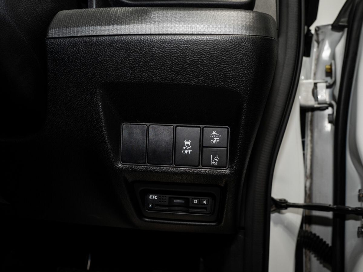 Honda Stepwgn 2015 - фото автомобиля