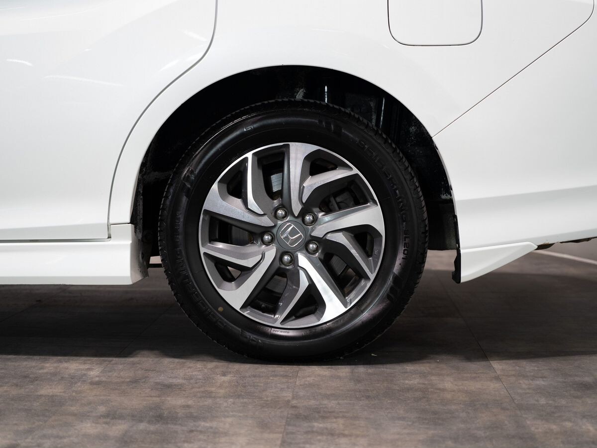 Honda Stepwgn 2015 - фото автомобиля