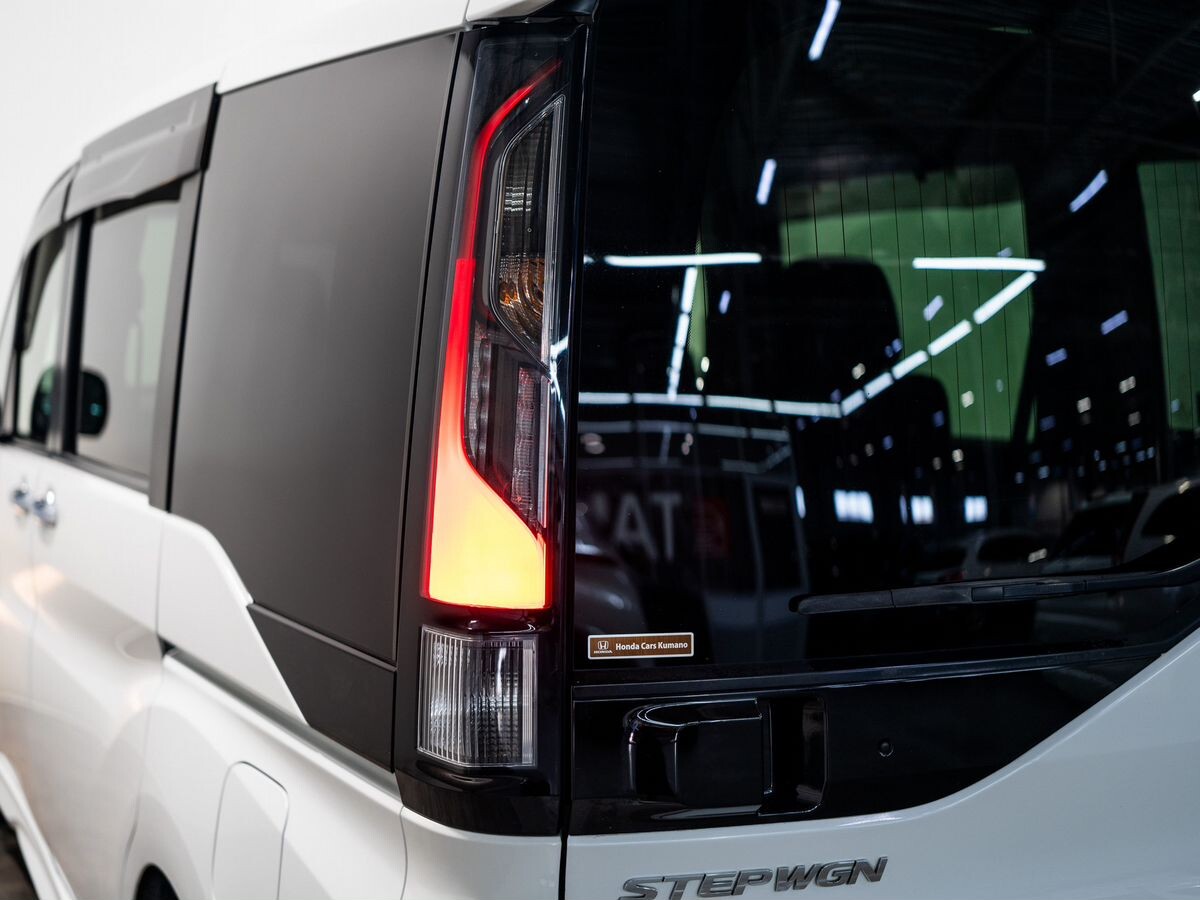 Honda Stepwgn 2015 - фото автомобиля