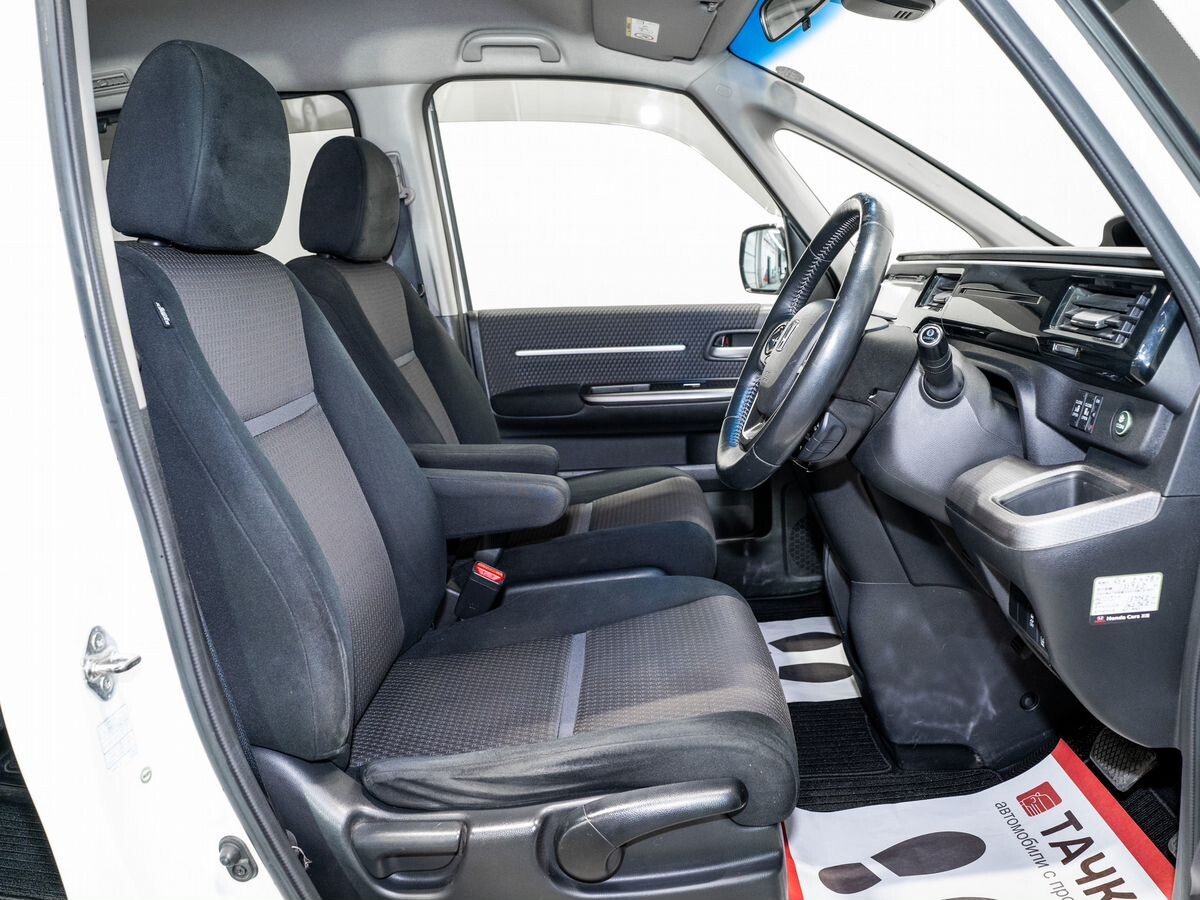 Honda Stepwgn 2015 - фото автомобиля