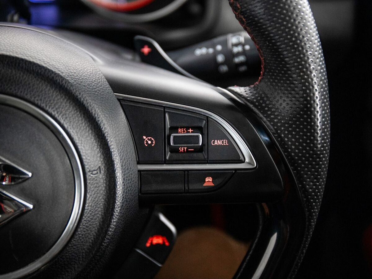 Suzuki Swift 2018 - фото автомобиля