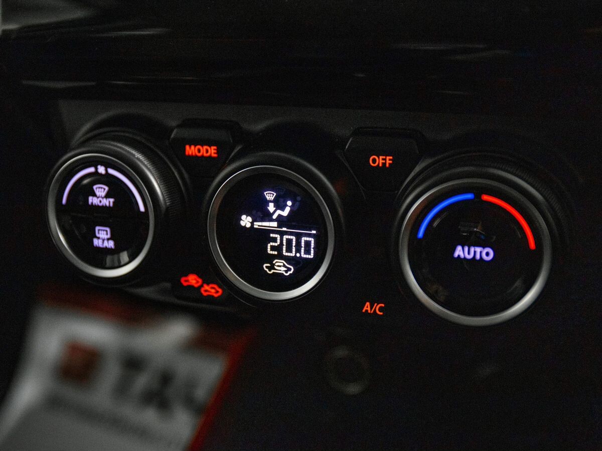 Suzuki Swift 2018 - фото автомобиля