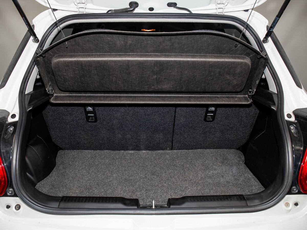 Suzuki Swift 2018 - фото автомобиля