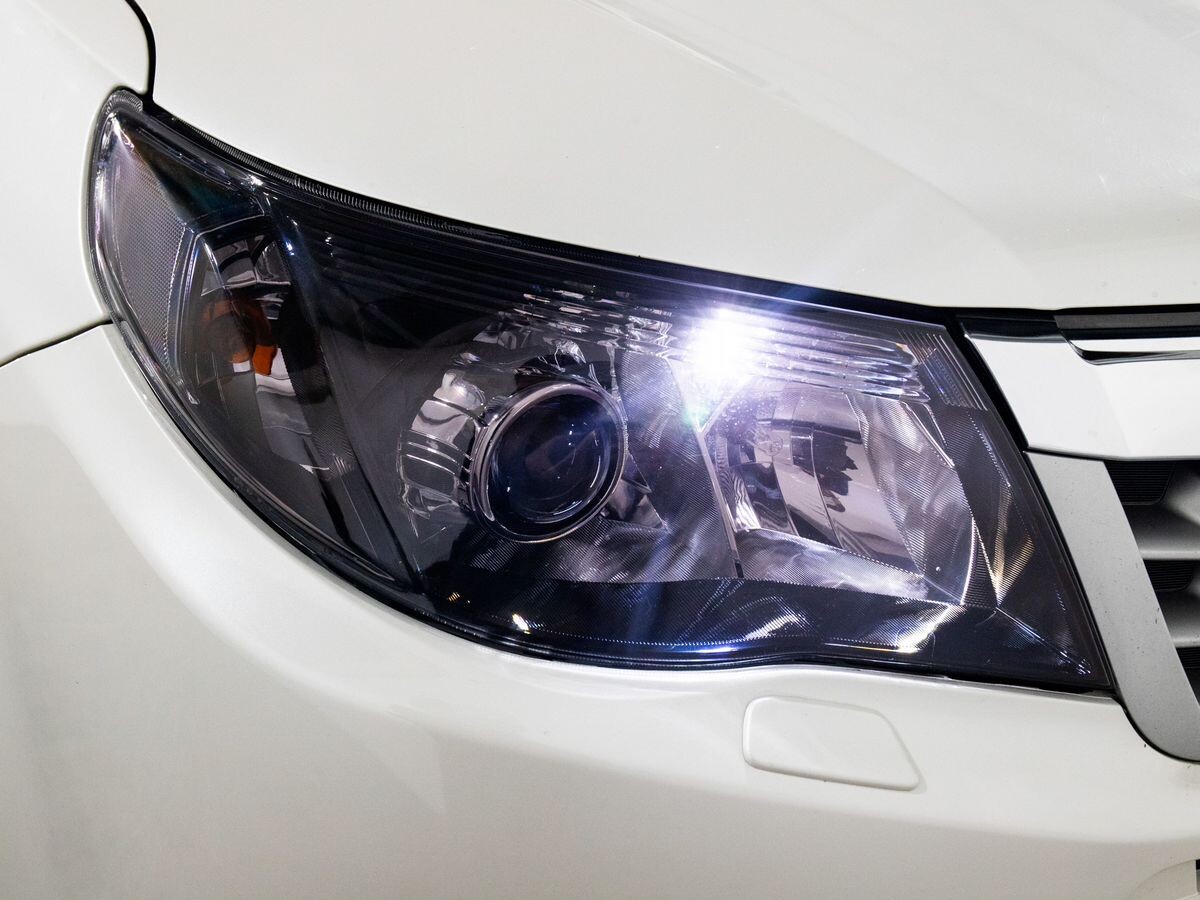 Subaru Forester 2011 - фото автомобиля