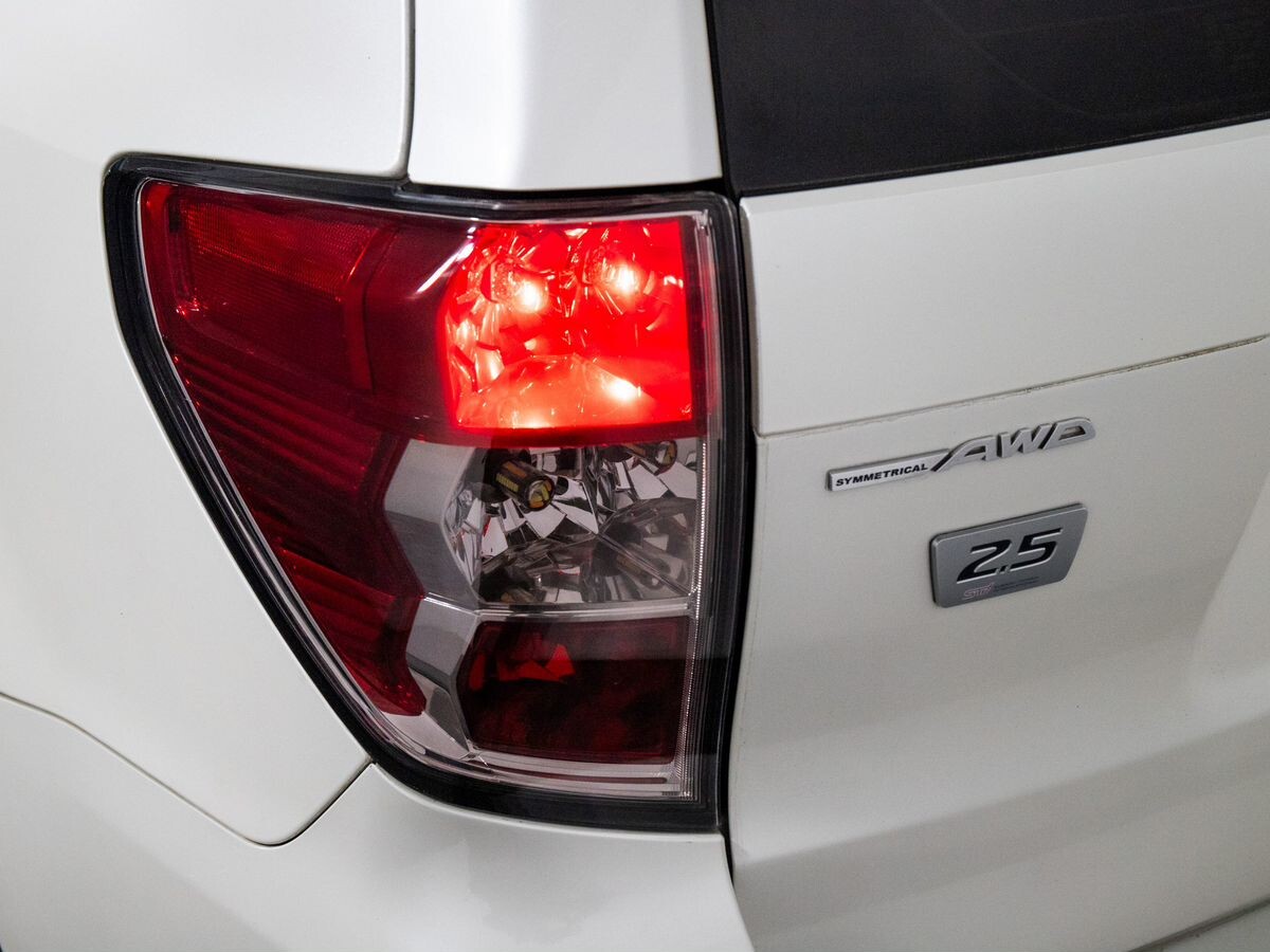 Subaru Forester 2011 - фото автомобиля