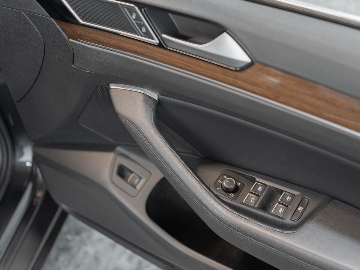 Volkswagen Passat 2017 - фото автомобиля