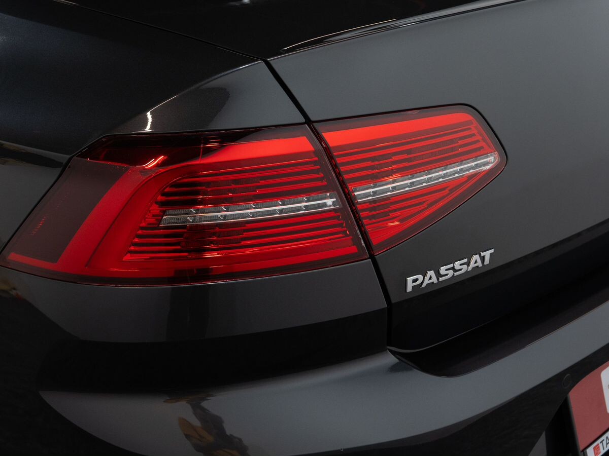 Volkswagen Passat 2017 - фото автомобиля