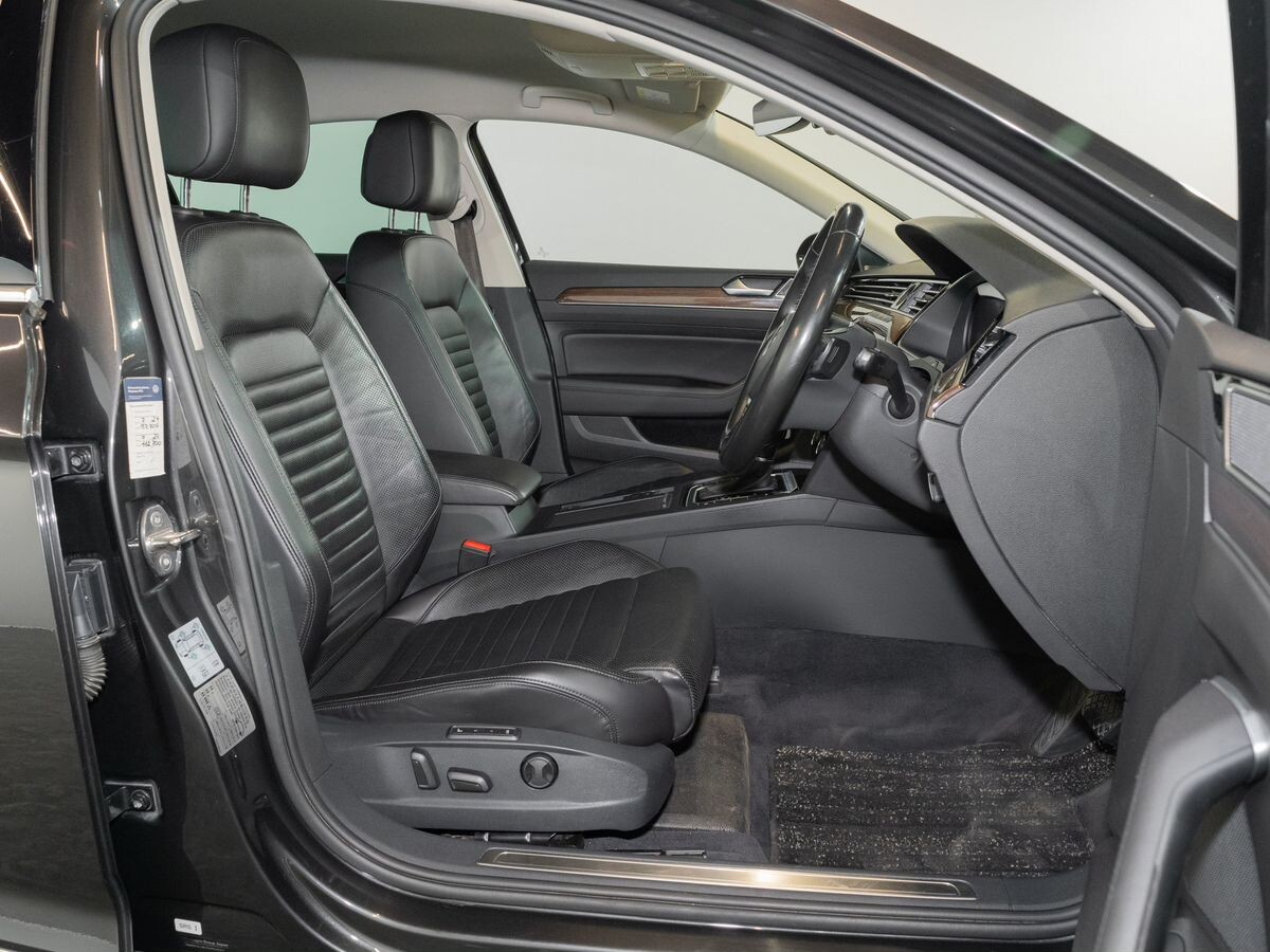 Volkswagen Passat 2017 - фото автомобиля
