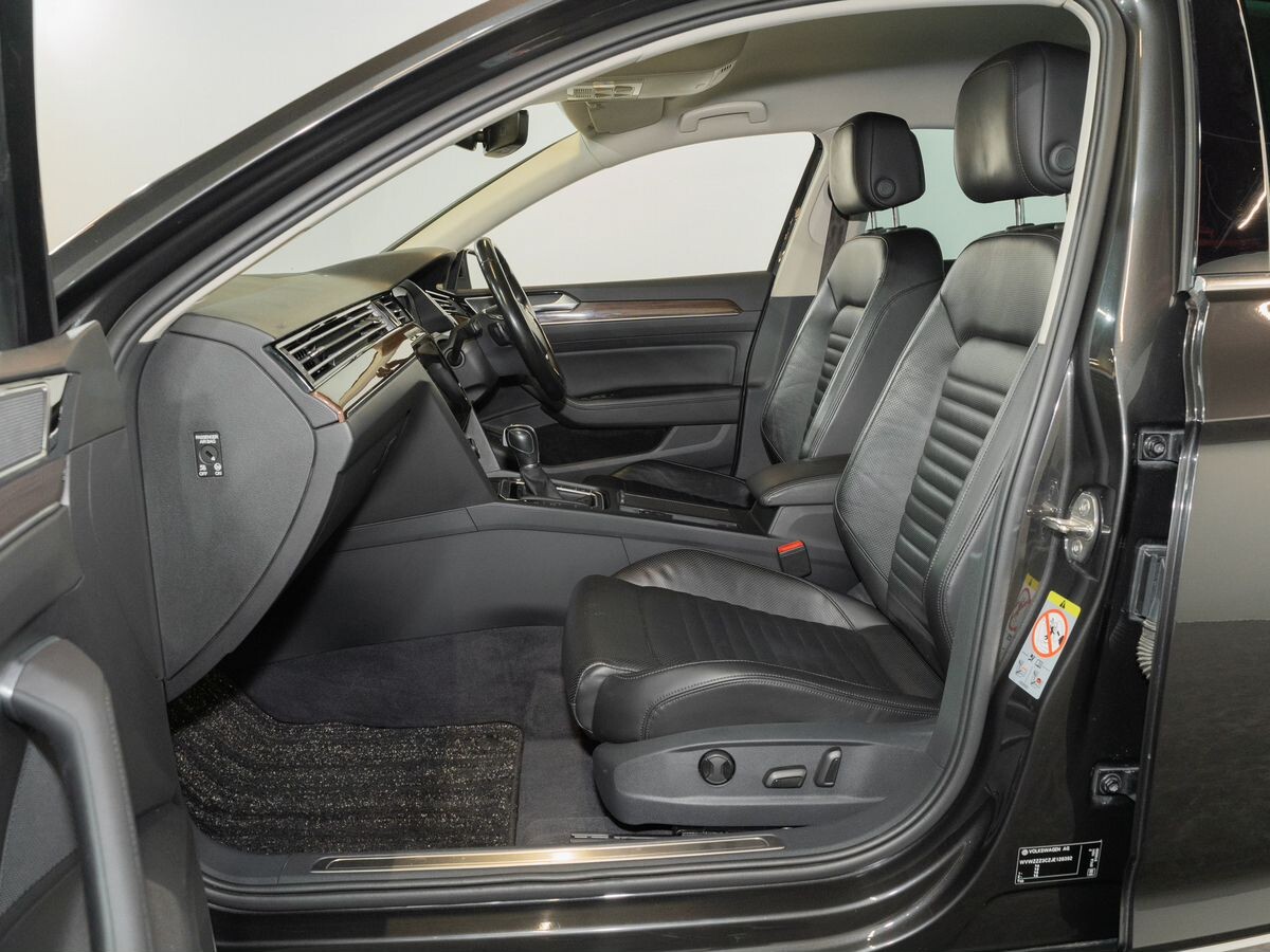 Volkswagen Passat 2017 - фото автомобиля