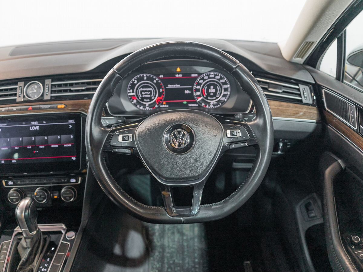 Volkswagen Passat 2017 - фото автомобиля