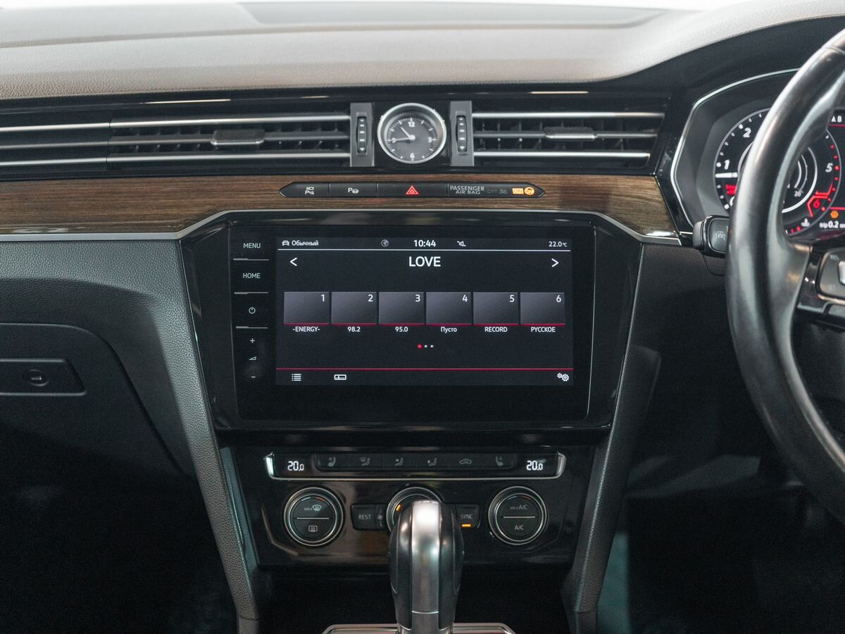 Volkswagen Passat 2017 - фото автомобиля