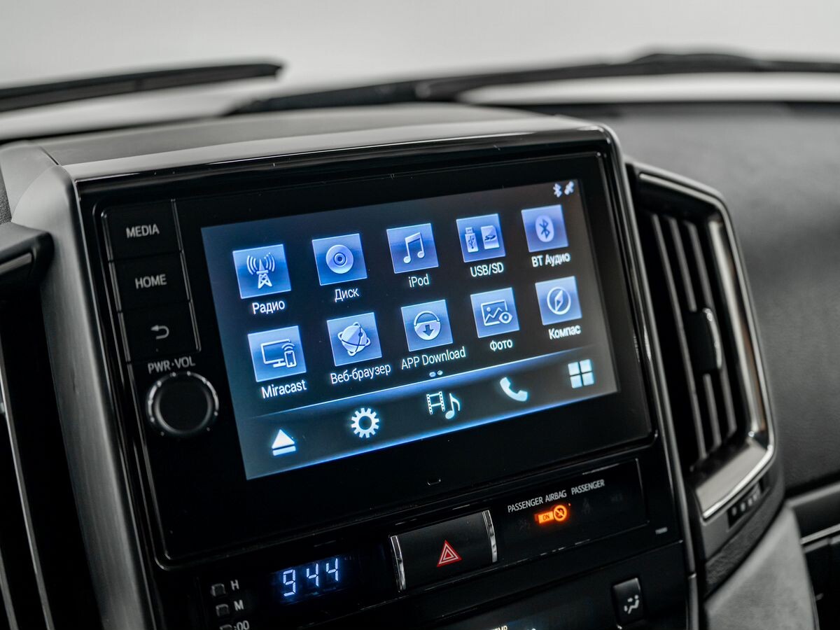 Toyota Land Cruiser 2019 - фото автомобиля