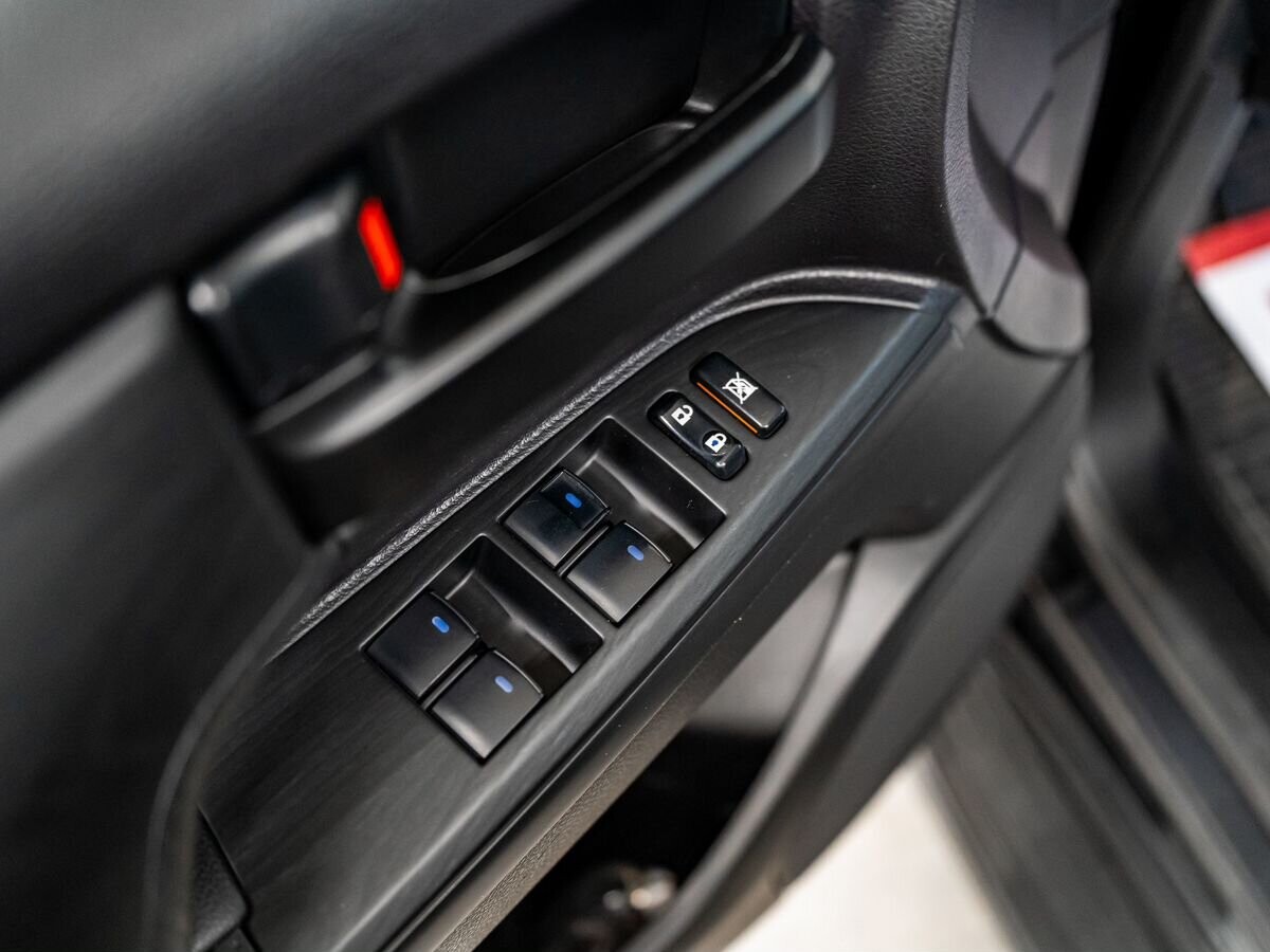 Toyota Land Cruiser 2019 - фото автомобиля