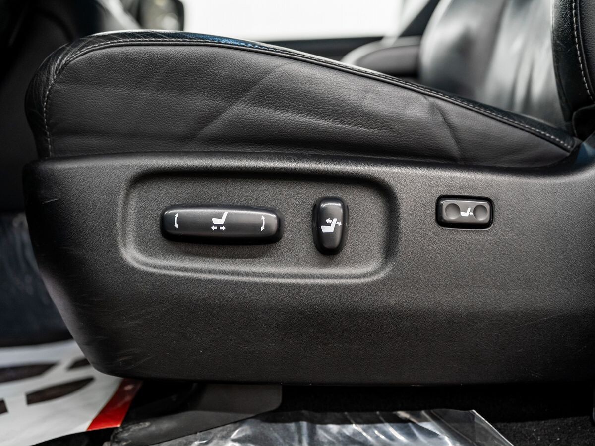 Toyota Land Cruiser 2019 - фото автомобиля