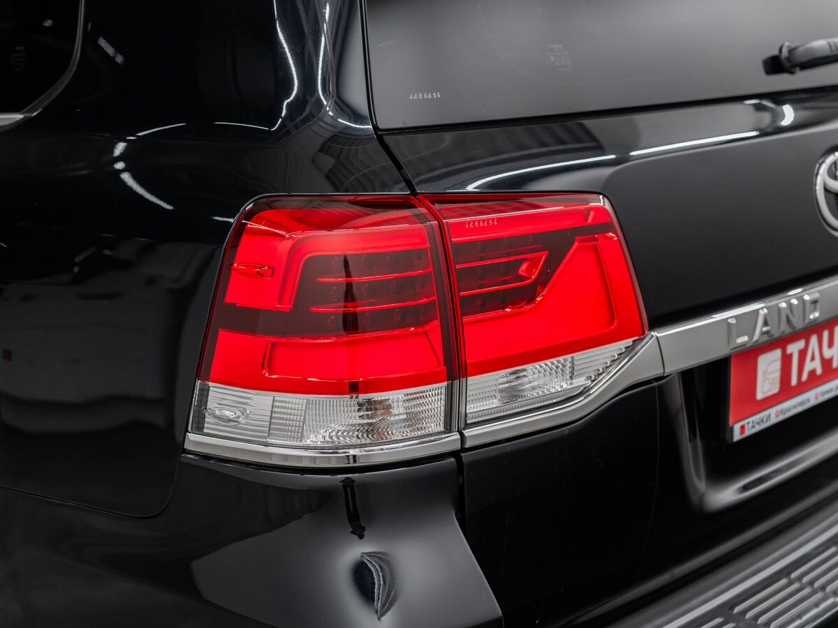 Toyota Land Cruiser 2019 - фото автомобиля