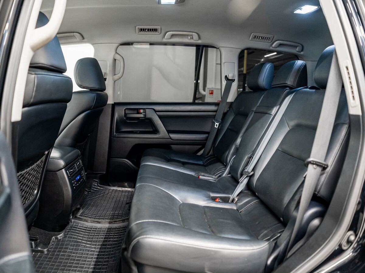 Toyota Land Cruiser 2019 - фото автомобиля