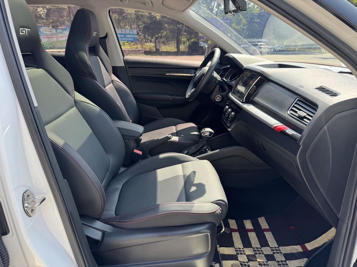 Skoda Kamiq 2022 - фото автомобиля