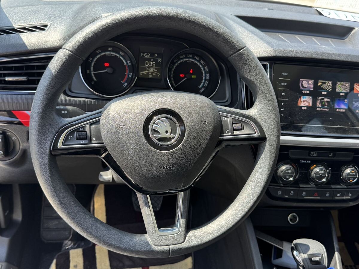 Skoda Kamiq 2022 - фото автомобиля