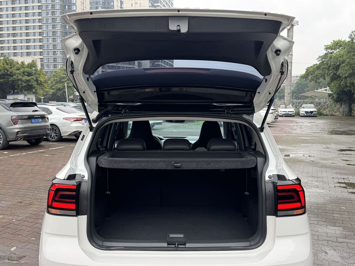 Volkswagen T-Cross 2022 - фото автомобиля