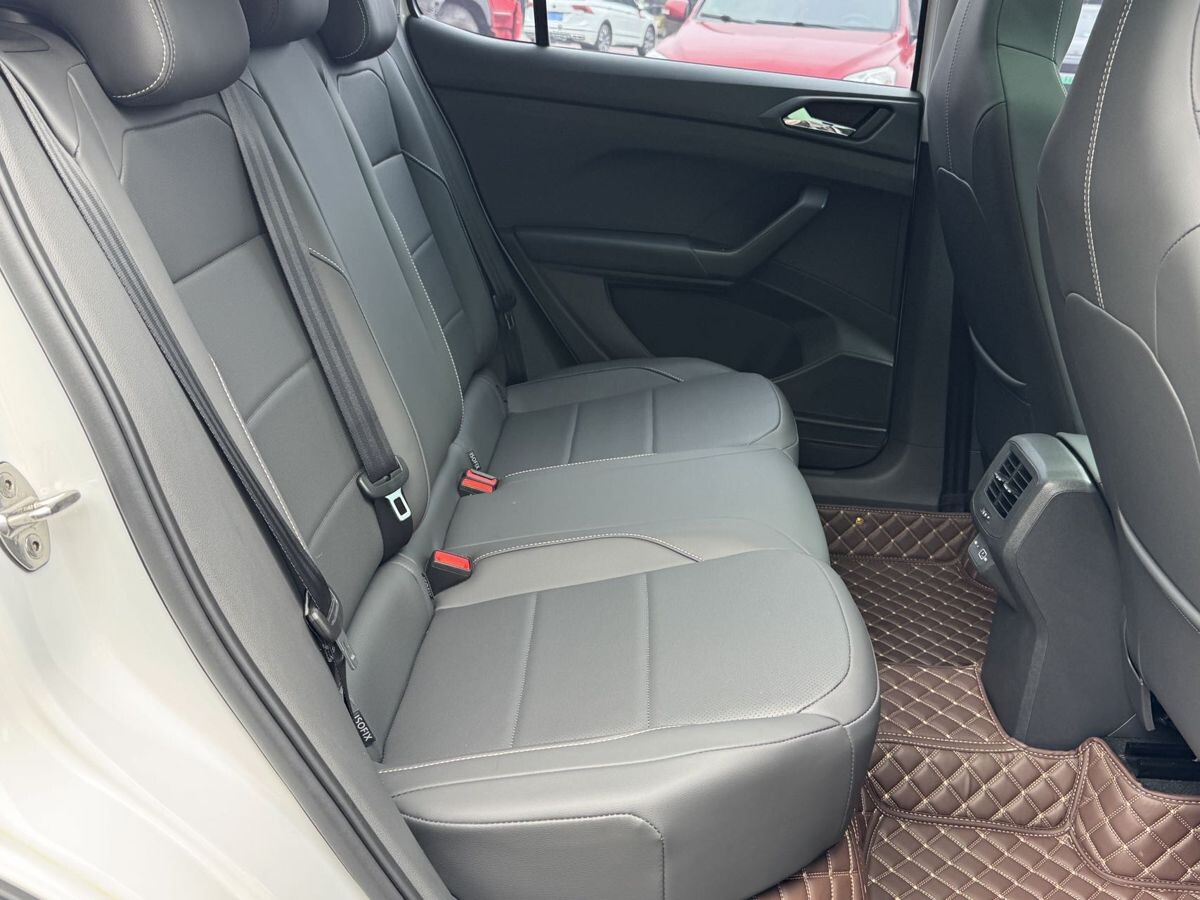 Volkswagen T-Cross 2022 - фото автомобиля