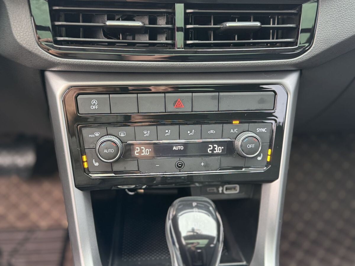 Volkswagen T-Cross 2022 - фото автомобиля