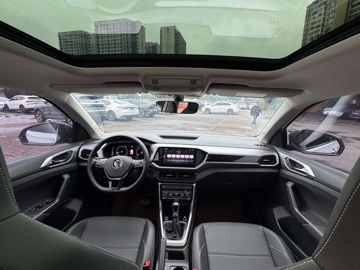 Volkswagen T-Cross 2022 - фото автомобиля