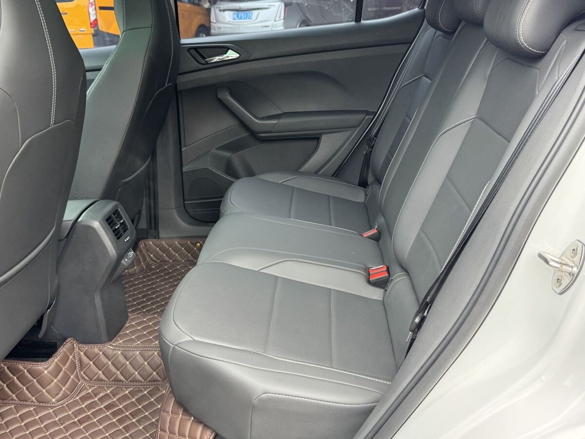 Volkswagen T-Cross 2022 - фото автомобиля