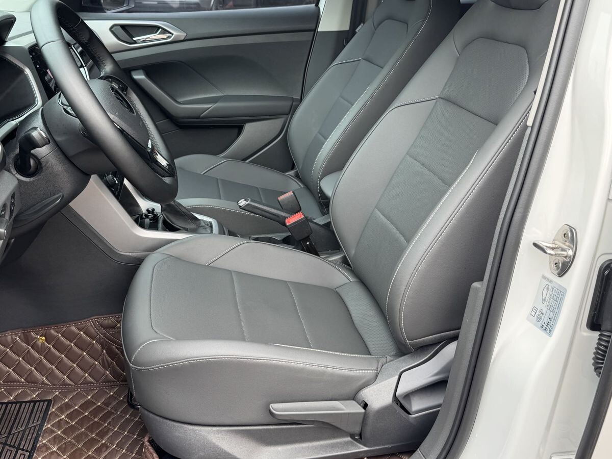 Volkswagen T-Cross 2022 - фото автомобиля