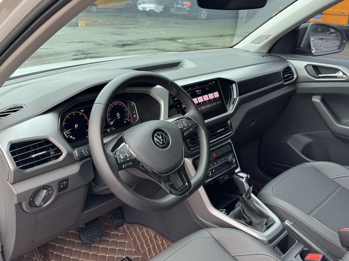 Volkswagen T-Cross 2022 - фото автомобиля