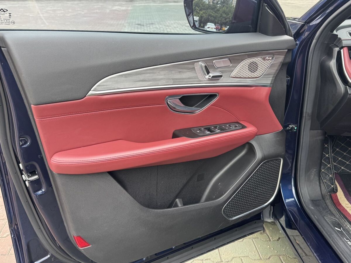 Jetour X70 Plus 2023 - фото автомобиля