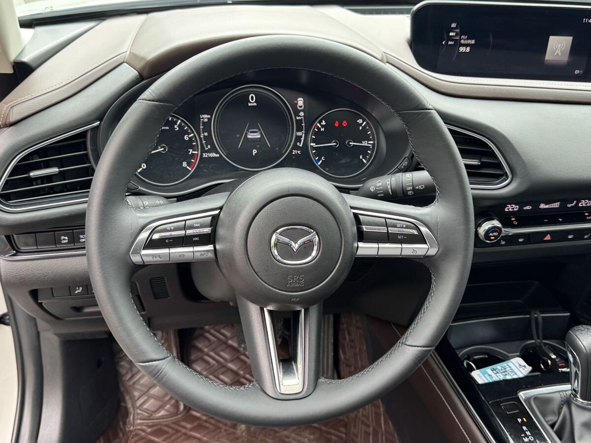 Mazda CX-30 2021 - фото автомобиля