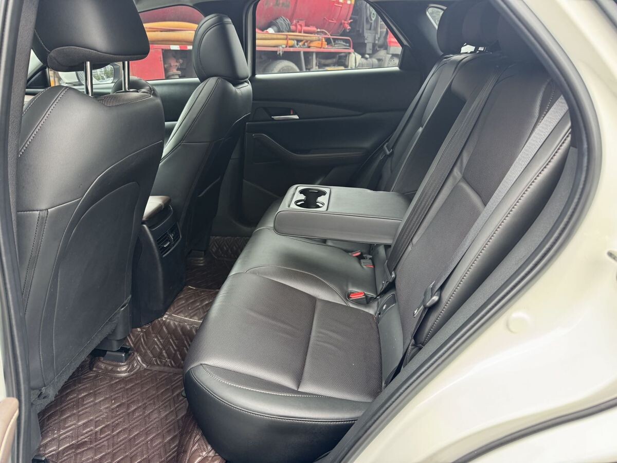 Mazda CX-30 2021 - фото автомобиля