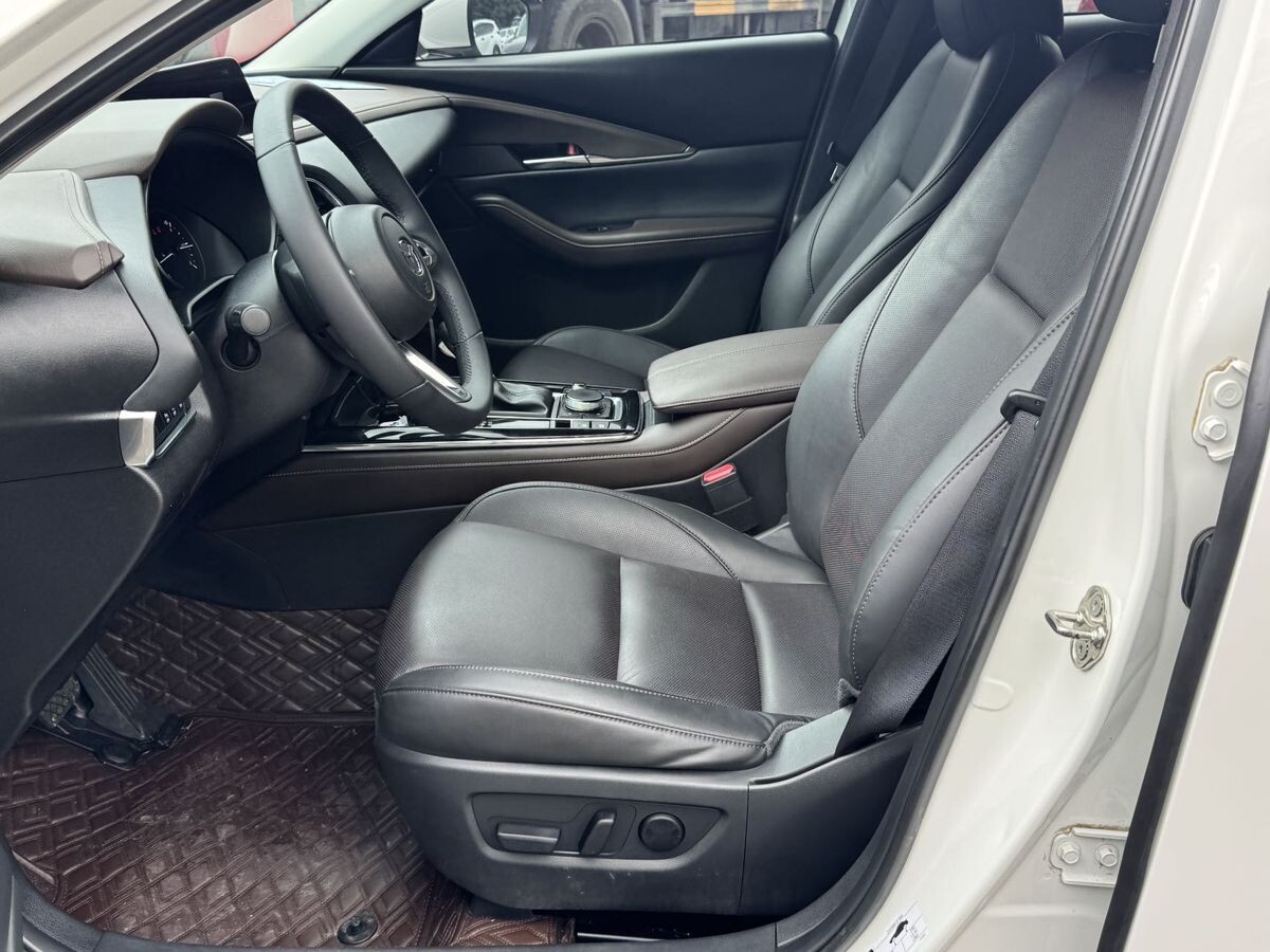 Mazda CX-30 2021 - фото автомобиля